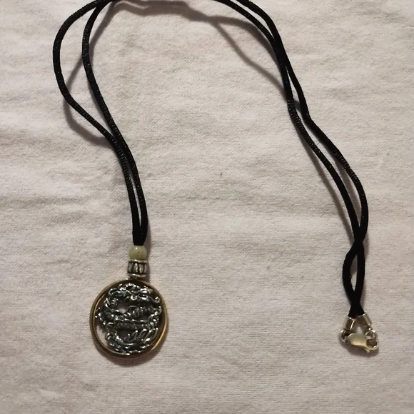 Elegant Gold and Silver Dragon Pendant Necklace Lenox 925 - Picture 4 of 4